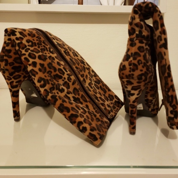 Shoes - Picture 1 of 2